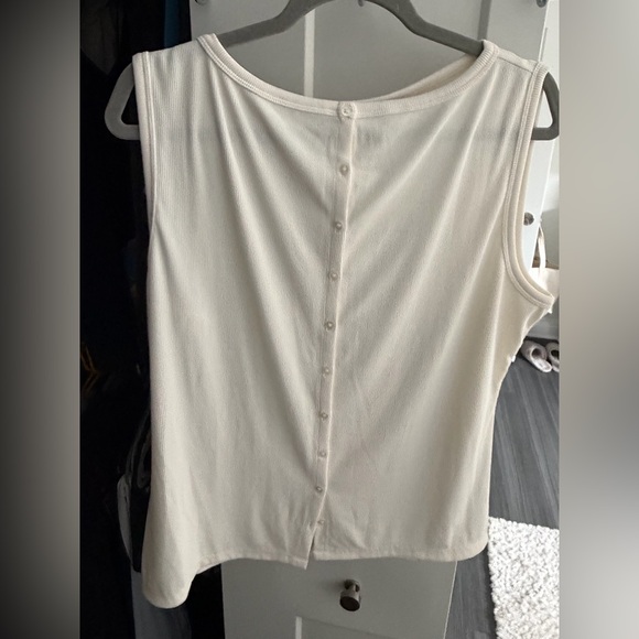 Abercrombie & Fitch Tops - Abercrombie and Fitch Cream Ribbed Tank